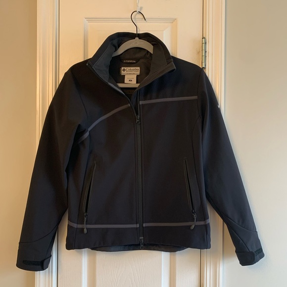 Columbia Jackets & Blazers - 🐑 Columbia Soft shell fleece lined jacket